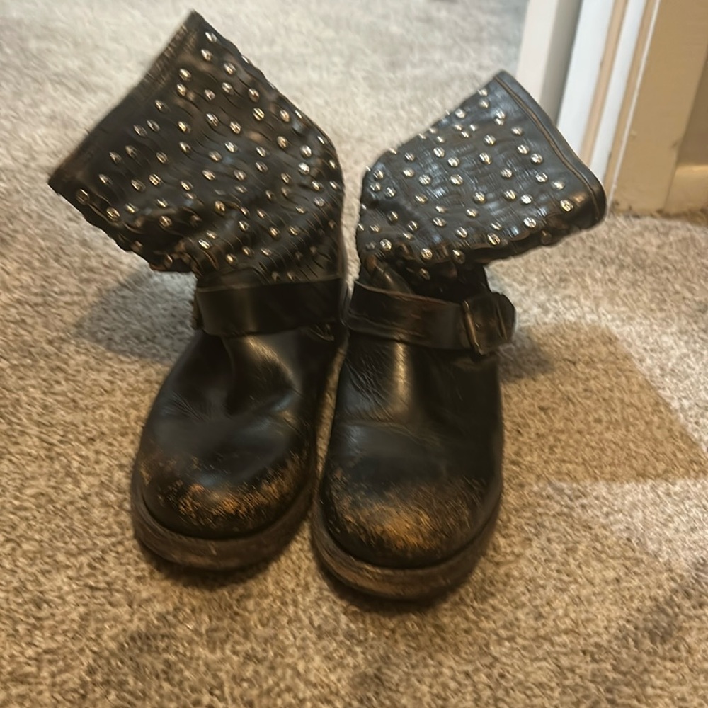 Women’s Frye boots
